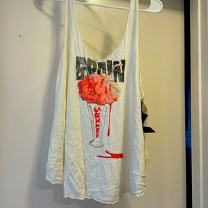 NWT size L t top
